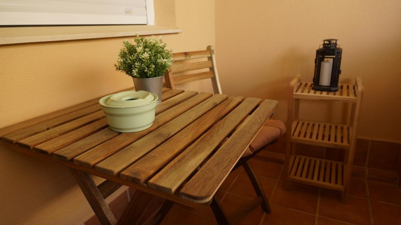 Lujo Duplex: Beachfront Garden Retreat With Pool Apartment Los Canos De Meca